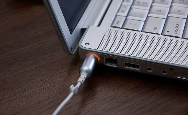 FONTE DE NOTEBOOK ESQUENTANDO: DEVO ME PREOCUPAR?