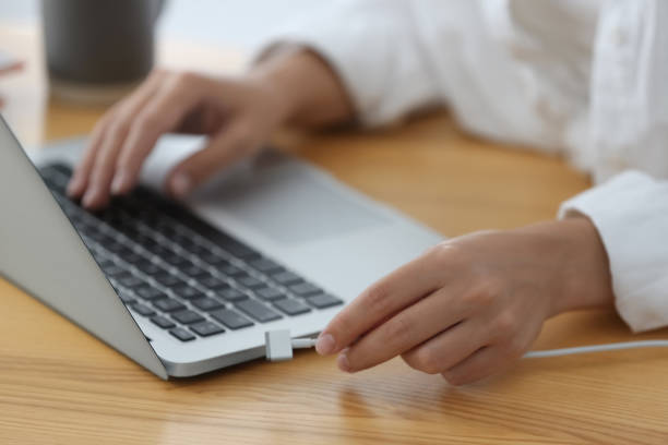 Na tomada ou na bateria: descubra o melhor uso do notebook