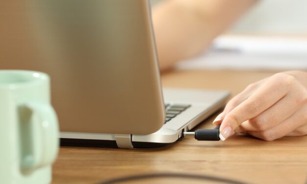 Como trocar carregador de notebook