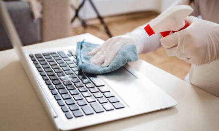 Conheça 5 itens proibidos na hora de limpar sua tela ou teclado!