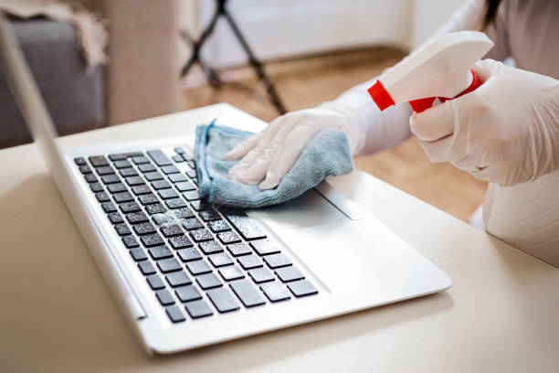 Conheça 5 itens proibidos na hora de limpar sua tela ou teclado!